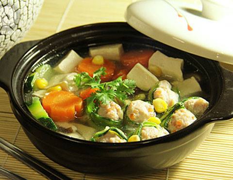 CANH NẤM HƯƠNG CÙNG BÍ NGÒI ĐẬU PHỤ